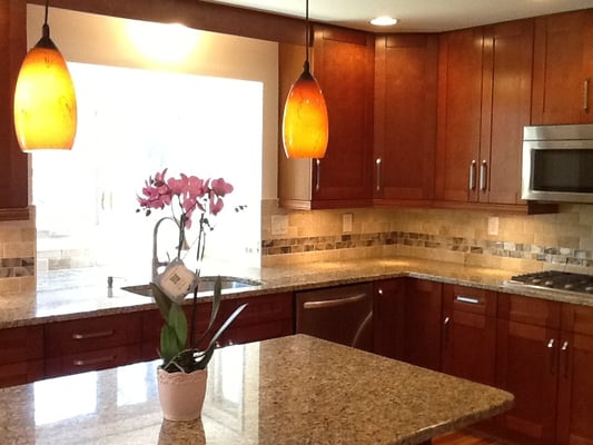 Tuscany Shaker Cabinet in New Venetian Gold Counter Top