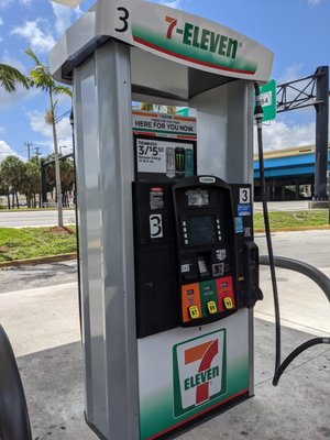 7-Eleven on Pine Island in Davie