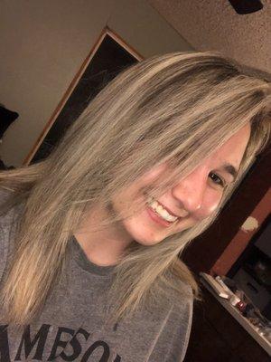 Fresh blonde highlights by Ana