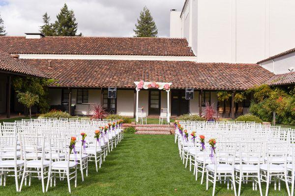 Fit 160 seats on the lawn.