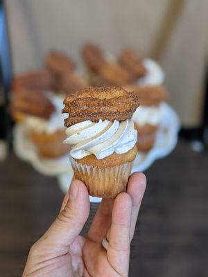 Churro cupcakes