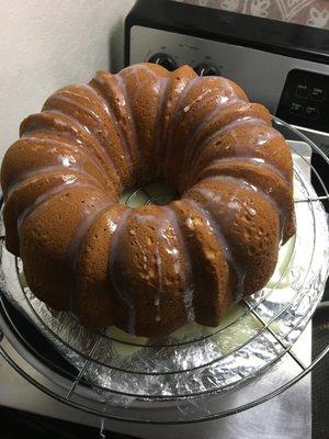 Sour Cream Pound Cake w/ Vanilla