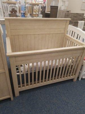 Crib/conversion bed