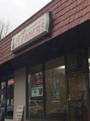 Alexander's Cleaners of Millis -- 915 Main Street / Route 109, Millis             Storefront