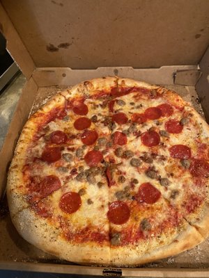 Pitiful excuse for a "meatlovers pizza"