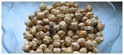 Roasted yellow chickpeas