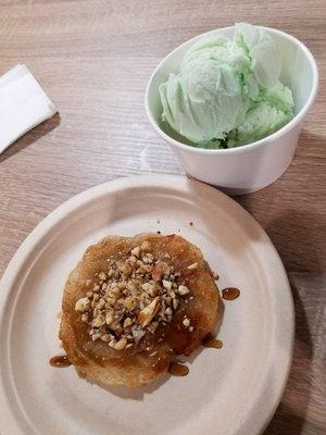 Cre-mo original with brown sugar syrup, nuts, and pistachio ice cream on the side. Delicious!