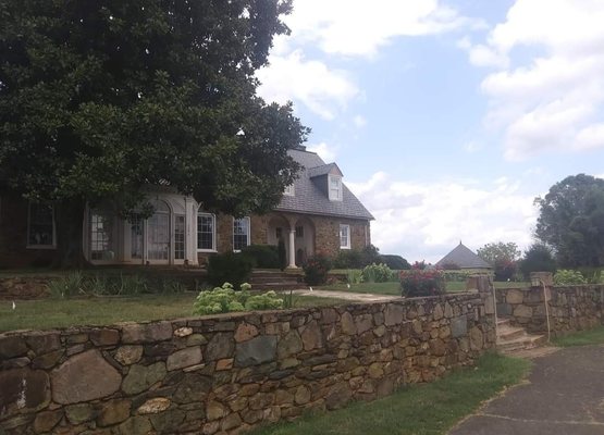 Looking to resell? We helped an estate in Fauquier, Va get ready to re-sell with a landscape clean up!