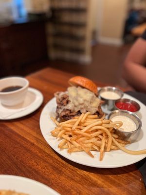 French Dip Sandwich with Shoestring French Fries