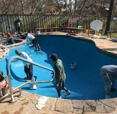 Resurfacing of a pool