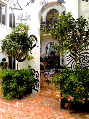 Biophilic Design Courtyard  Palm Beach, Florida