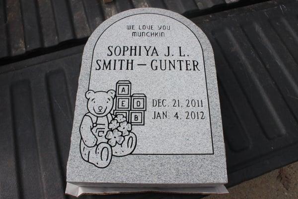 14" x 4" x 20" Child Upright Memorial with Teddy Bear Design