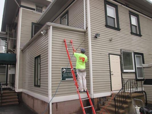 We provide pressure washing services to all customers. It is important to eliminate dirt and mildew when you prepare for paint.