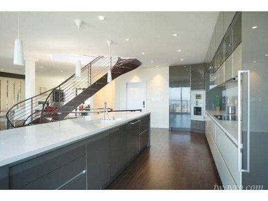 Exquisite, elegant home in the hills beneath Twin Peaks -- located on a cul de sac -- very private and quiet.