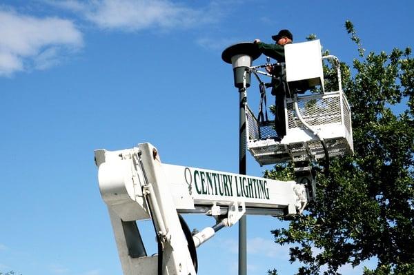 light pole maintenance and repair