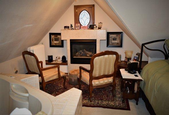 Fireplace sitting area of Turret Suite