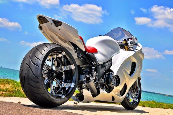 Custom Hayabusa with billet 300  wide tire single sided swingarm kit