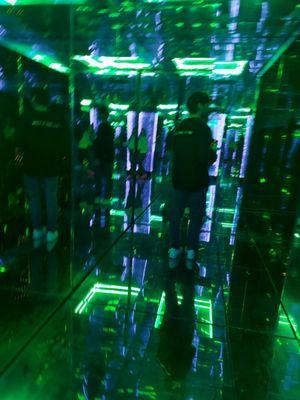 Mirror maze