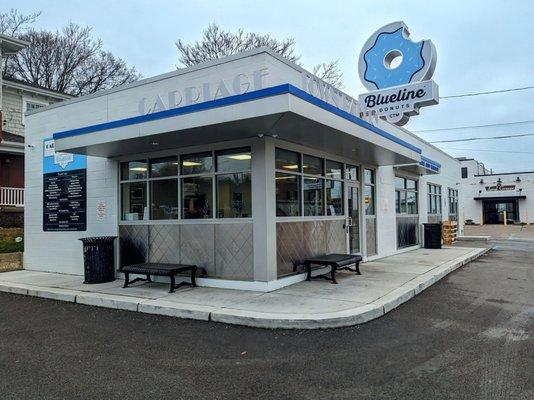 Blueline Donuts exterior