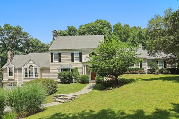 Stunning Summer Rental in New Canaan - RENTED