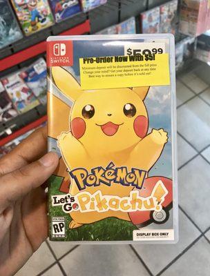 Pokémon: Let's Go, Pikachu! Display Box.