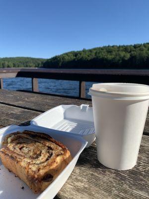 Breakfast by the lake