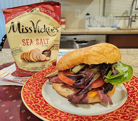 Roast Beef & Garlic Horseradish Mayo sandwich with chips.