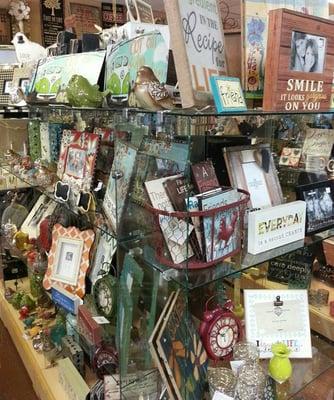 Great selection of gifts and decor!  Free gift bags with purchase.