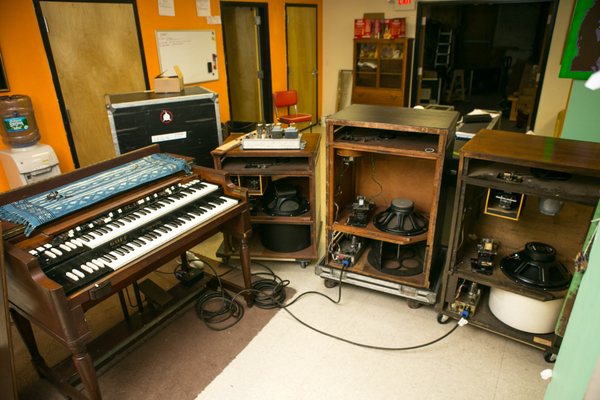 Vintage Vibe is no stranger to Hammond Organs and Leslie Speakers! Here is John Gintys rig in for repair