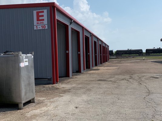 Storage in La Marque TX for Vehicles or Commercial /Small Business Dry-Storage /Warehouse goods! Call 409-229-1780 to book over phone.