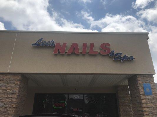 Lee's Nails & Spa