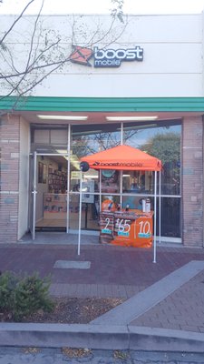 boost mobile store by jifi cellphone