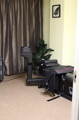 Our state of the art spinal decompression table has an 86% success rate for healing disc injuries to the neck and back.