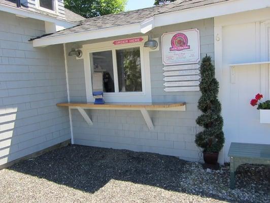 Ice cream, lobster rolls, chowders and more served from our takeout window!