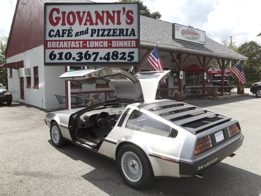 Giovanni's Cafe & Pizzeria