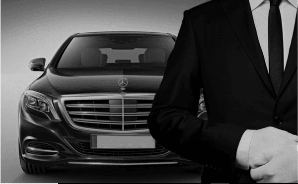 Your highly experienced and professional chauffeur service is waiting for you.