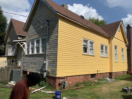 What a noticeable difference! Want to update your exterior home ?            (256)479-7599.            Anthony Negrete