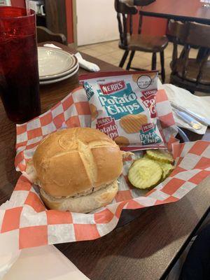 Grilled Chicken Sandwich with Chips