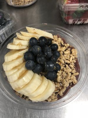 The classic açaí bowl