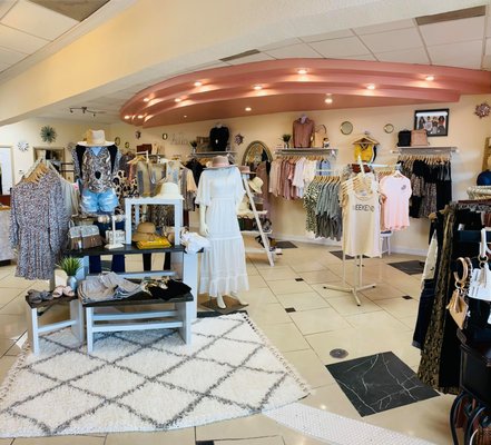 Silver Buckle Boutique is an affordable boho-chic boutique offering the latest trends for women of all sizes at affordable prices!