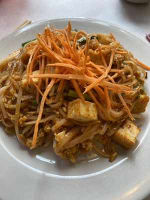 Gluten free pad thai with tofu