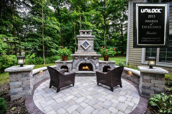 Outdoor fireplace