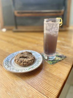 Violet cocktail & bar cookie