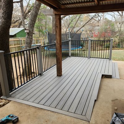 Custom built deck in Arlington, Texas.  Girard Contracting and Construction