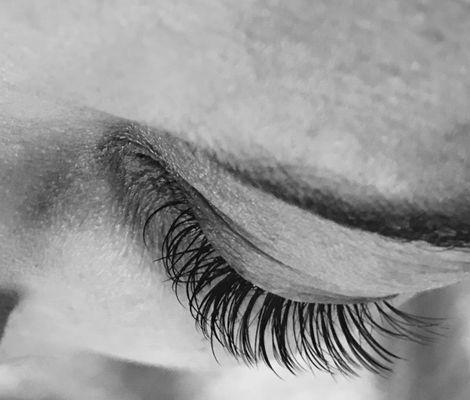 Eyelashes extensions