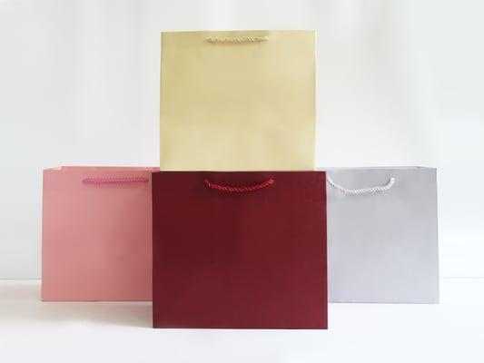 Monocolor Embossing Paper Bag http://bit.ly/PBYW001