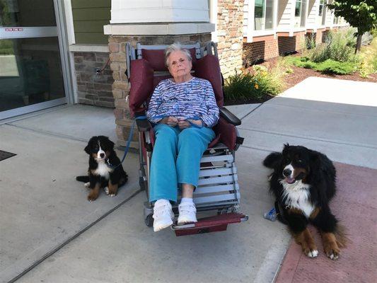 Sunny and Heidi visit grandma with dementia.