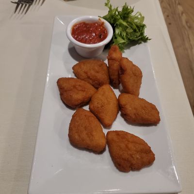 Fried mac and cheese bites