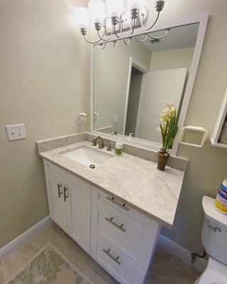 Bathroom cabinets and countertops