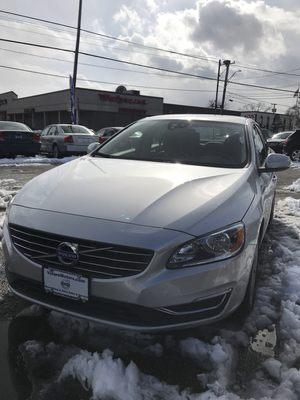 2015.5 Volvo S60. I4. 91,000 miles and brand new. 38mpg. 14,500.00